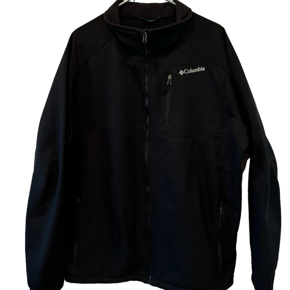 2XT Columbia Omni-Shield black jacket  zippered fro t and pockets.  Like new